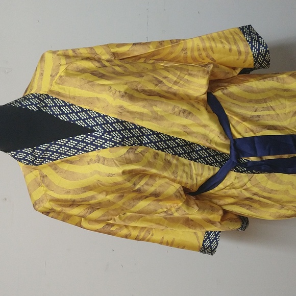 NEW! Sassy Jones Printed Wrap Topper Robe with Belt, Yellow & Blue - Picture 3 of 16